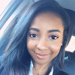 Meet your Posher, Alexis